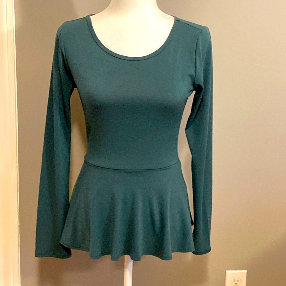 EUC LuLaRoe Peplum Top